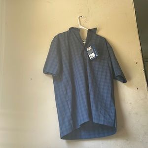 Large blue wrangler button up short sleeve shirt
